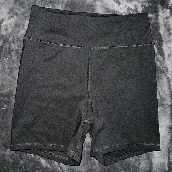 American Eagle The Everything Bike Short in Black Size Medium - Picture 1 of 5